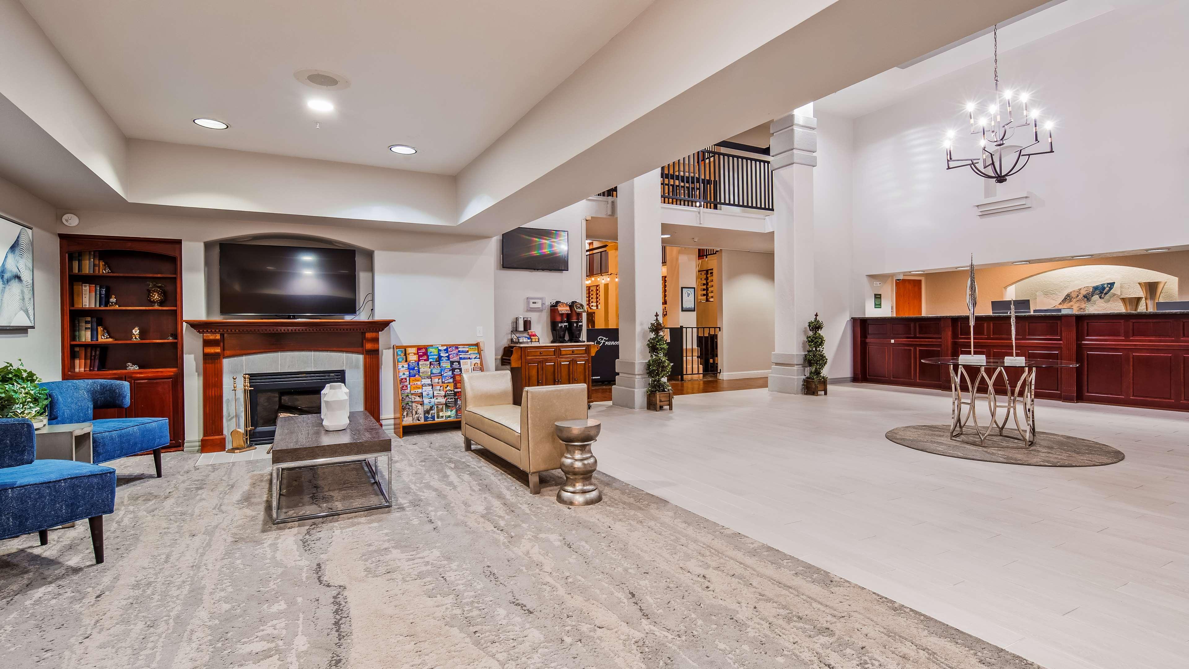 Best Western Plus Villa Del Lago Inn Patterson Eksteriør billede
