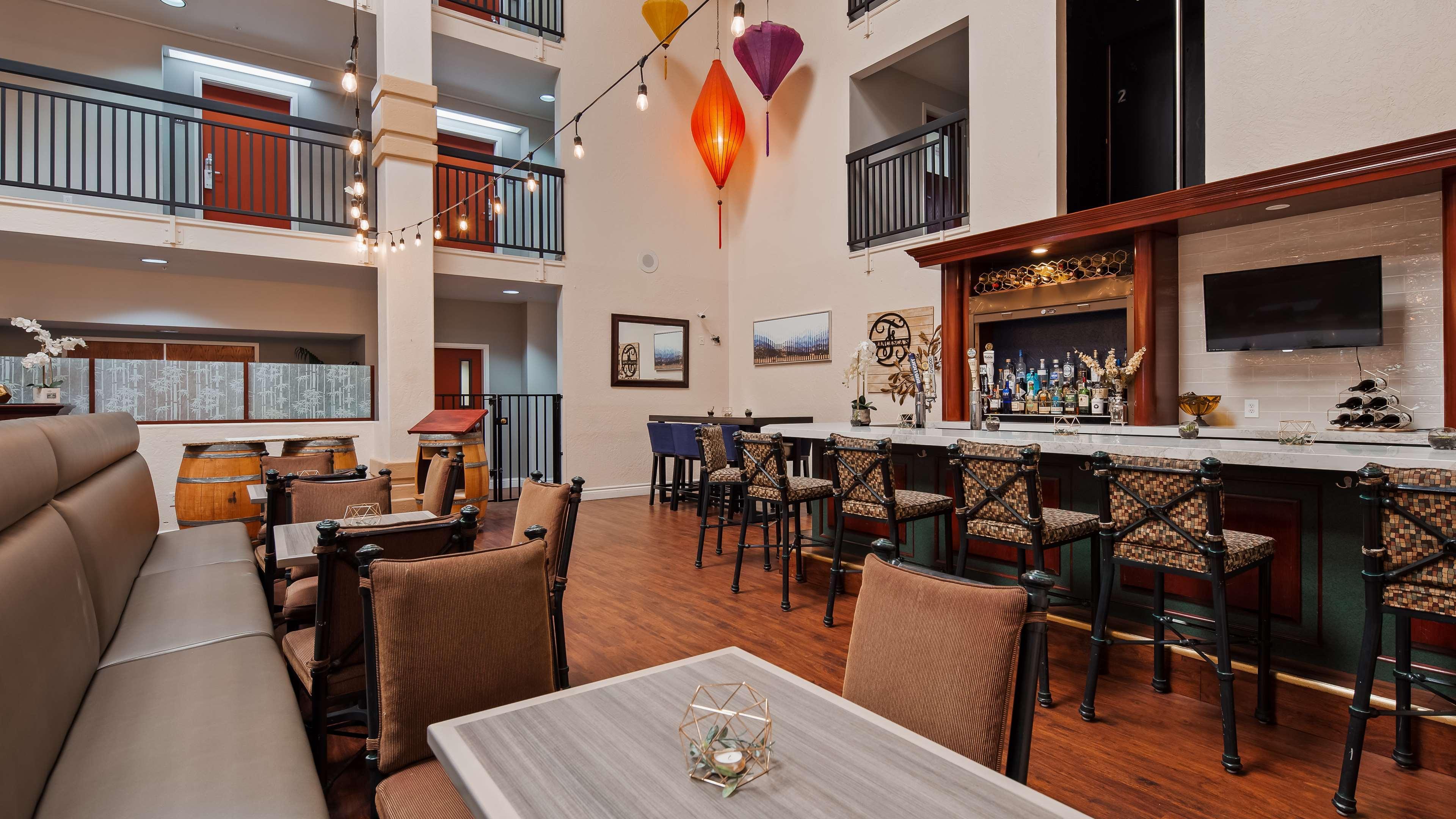 Best Western Plus Villa Del Lago Inn Patterson Eksteriør billede