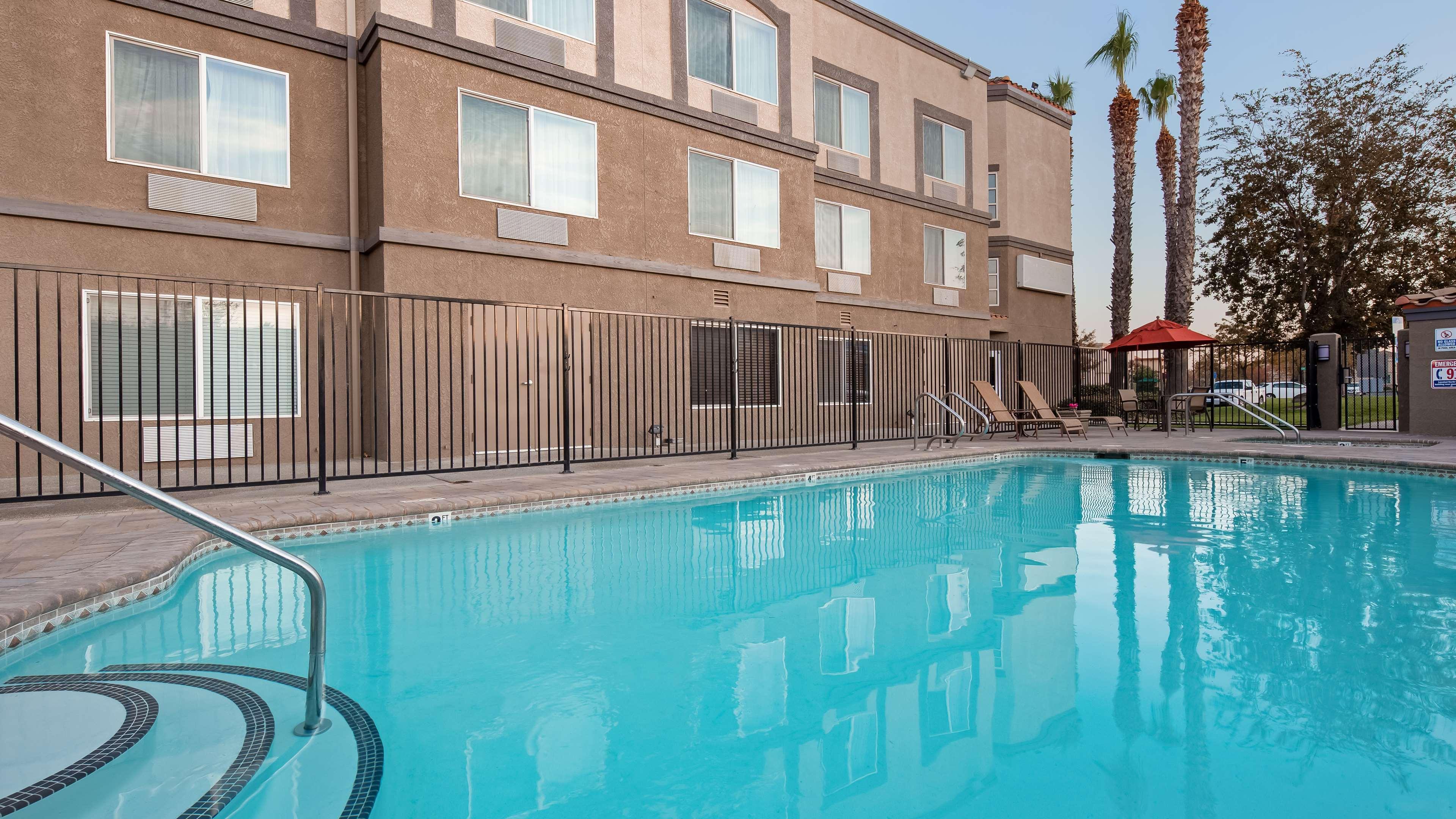 Best Western Plus Villa Del Lago Inn Patterson Eksteriør billede