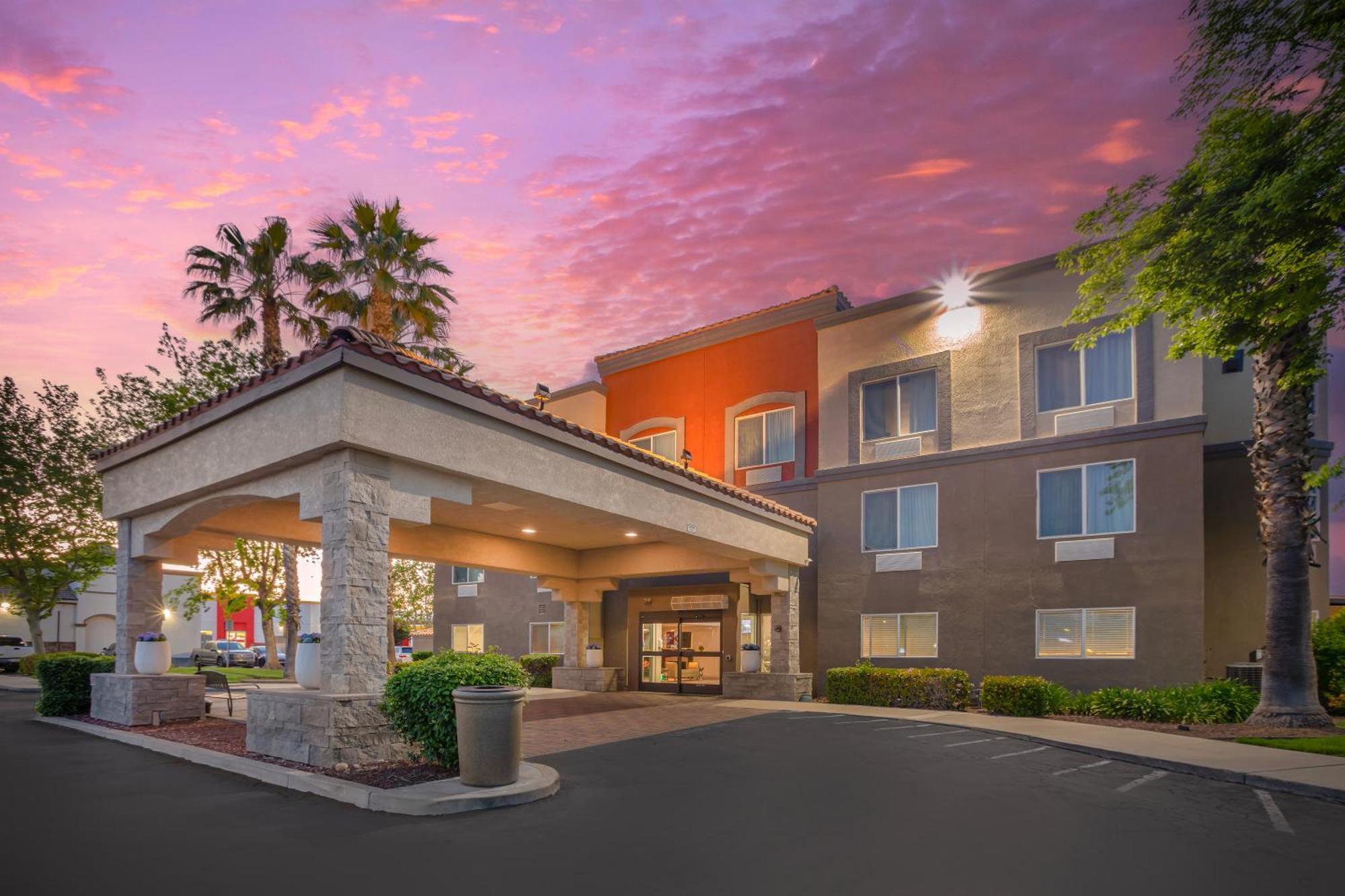 Best Western Plus Villa Del Lago Inn Patterson Eksteriør billede