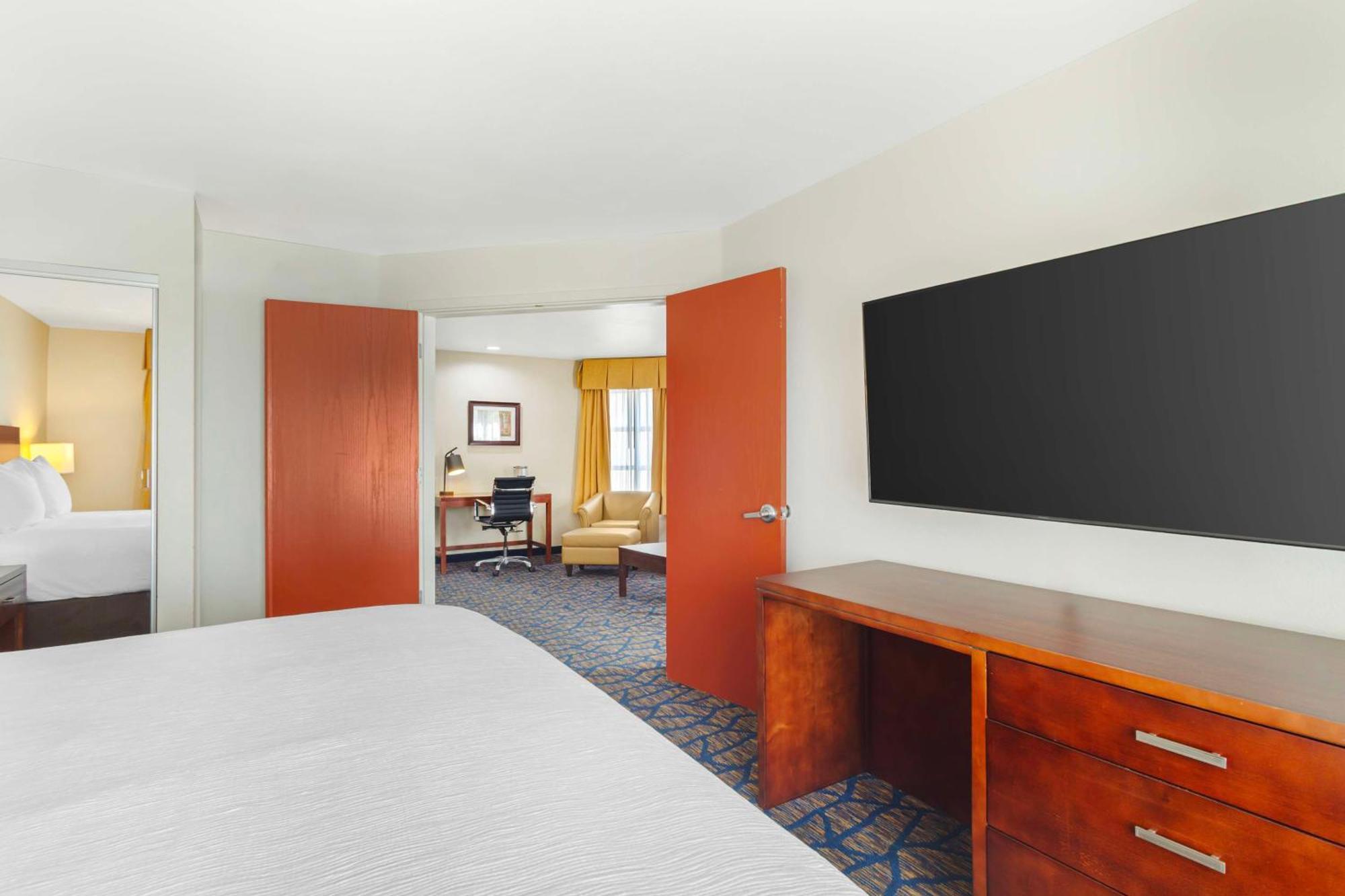 Best Western Plus Villa Del Lago Inn Patterson Eksteriør billede